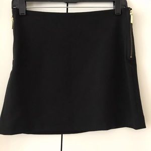 Michael Kors MK Mini Black Skirt Size 2 zippers